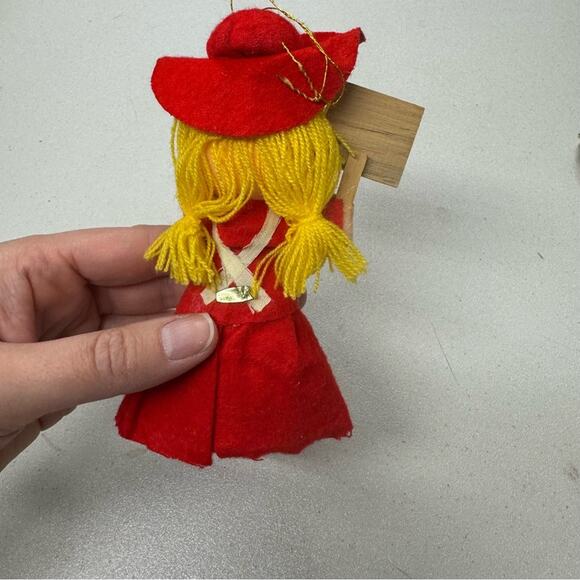 Vintage Red Dress Girl Ornament Holding Noel Sign Christmas Holiday Taiwan 70s - Picture 7 of 9